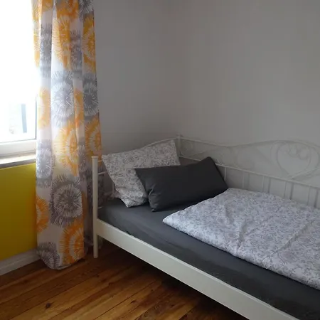 Modernes Und Gemuetliches Mit Innenhof بيت للعطل *